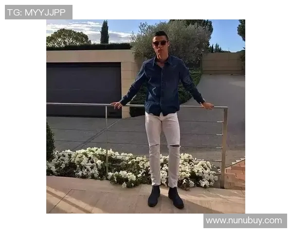 国外足球明星时尚穿搭指南让你轻松打造运动与潮流的完美结合