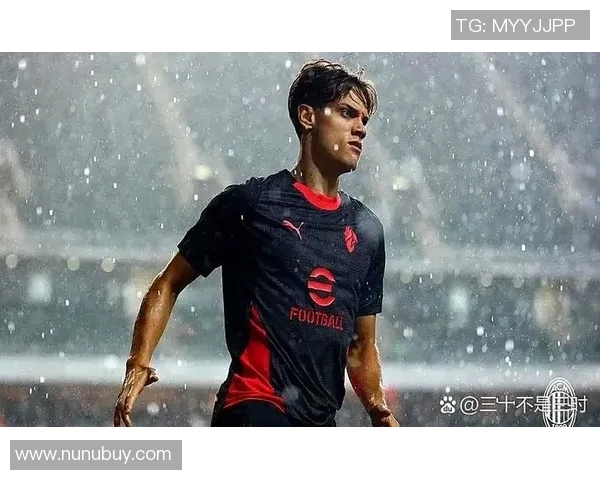 足球明星评价语汇总助你更好理解球场英雄的风采与魅力